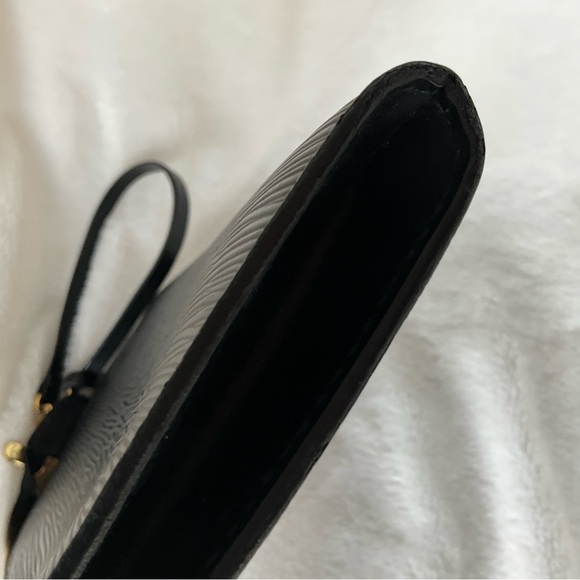 Louis Vuitton Black Epi Pochette Accessories - Picture 15 of 16